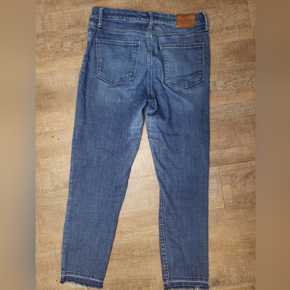 Lucky Brand Jeans Women's Hayden Crop Medium Mid Rise Denim Tapered Raw Hem 4/27 - Picture 2 of 13